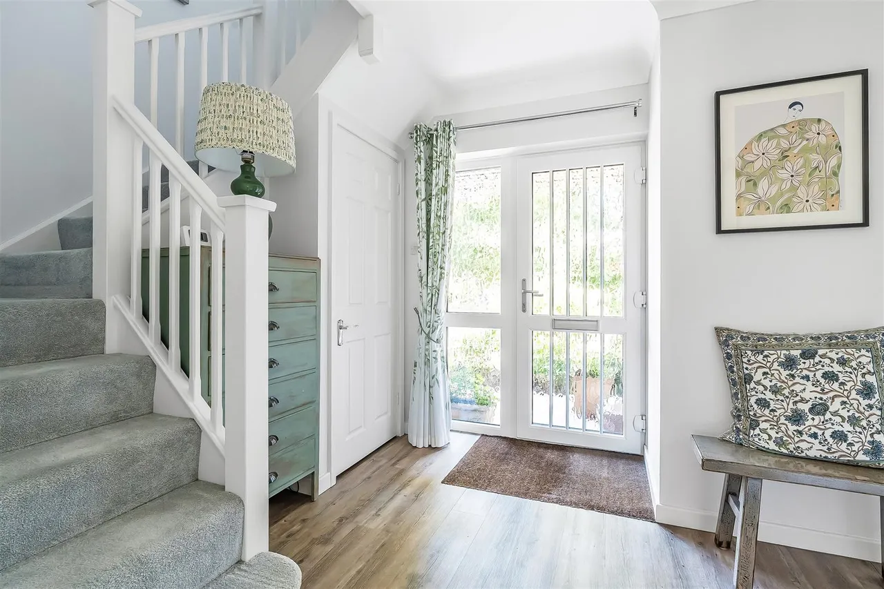 Beechwood Park, Leatherhead, KT22, photo 9