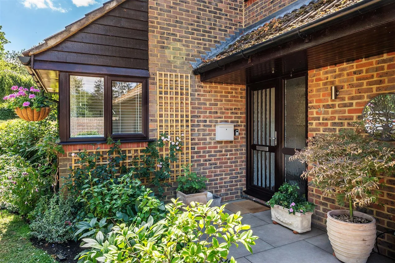Beechwood Park, Leatherhead, KT22, photo 17