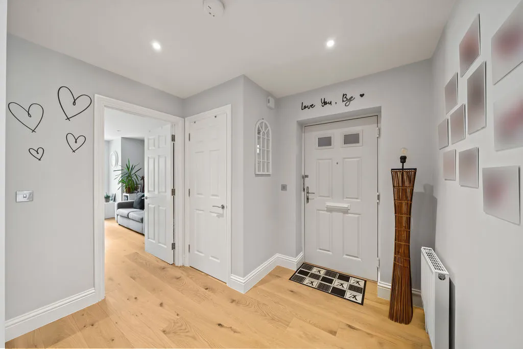 Roland Way, Worcester Park KT4 7AS, photo 14