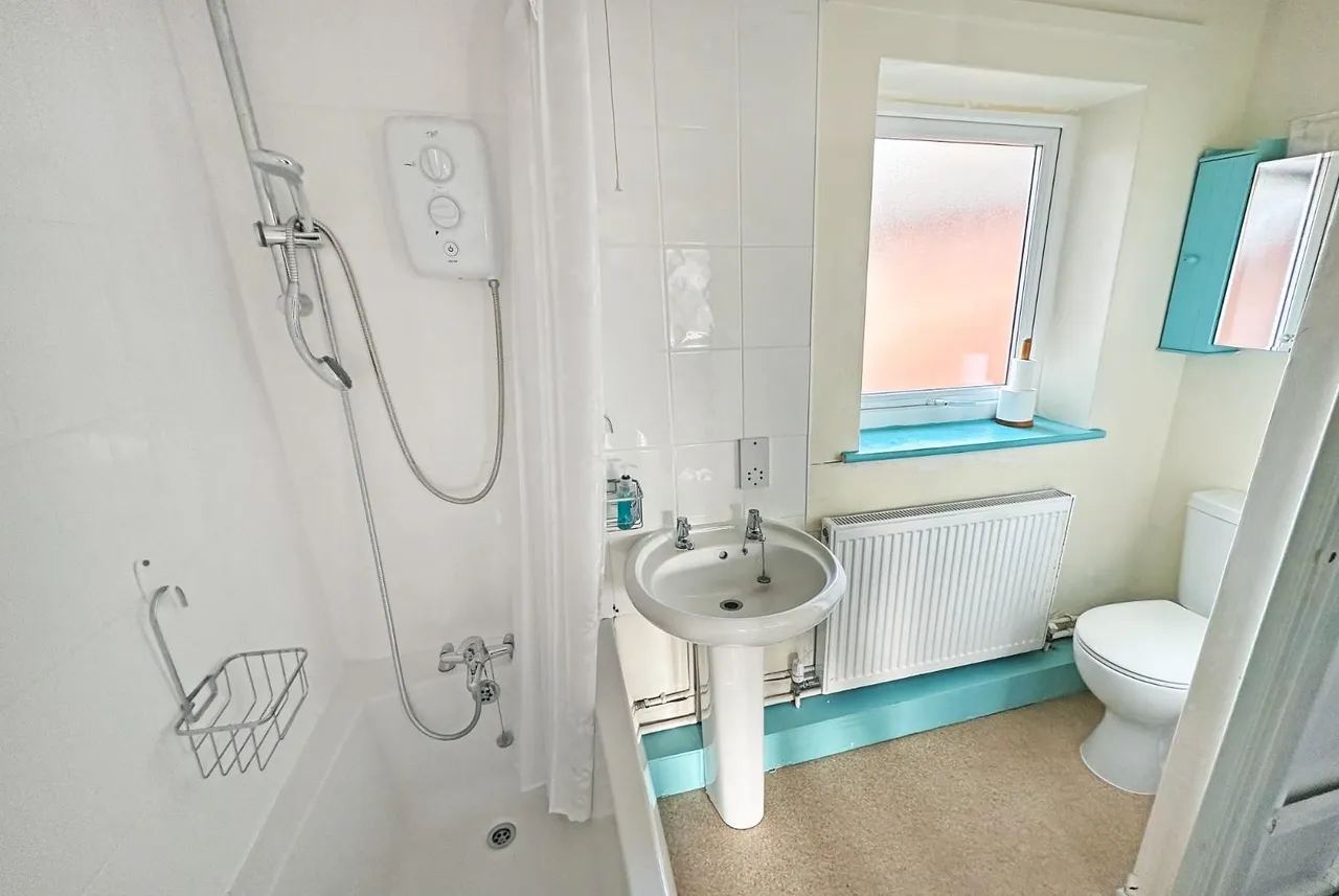 Cotteril Close, Manchester M23 9HY, photo 9