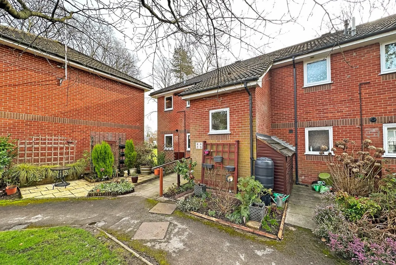 Cotteril Close, Manchester M23 9HY, photo 20