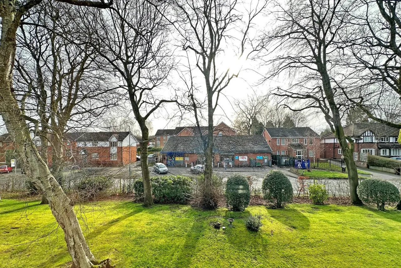 Cotteril Close, Manchester M23 9HY, photo 6
