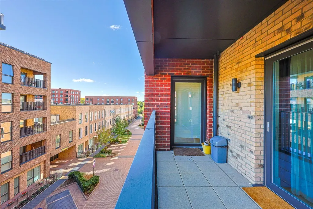 Lismore Boulevard, Colindale, NW9, photo 14