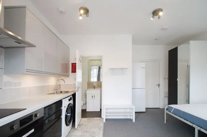 24 Vaughan Road, Harrow, photo 3