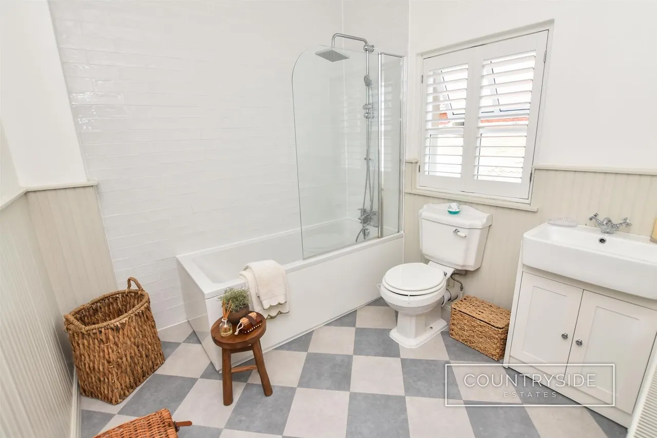 Villa Road, Benfleet, photo 11