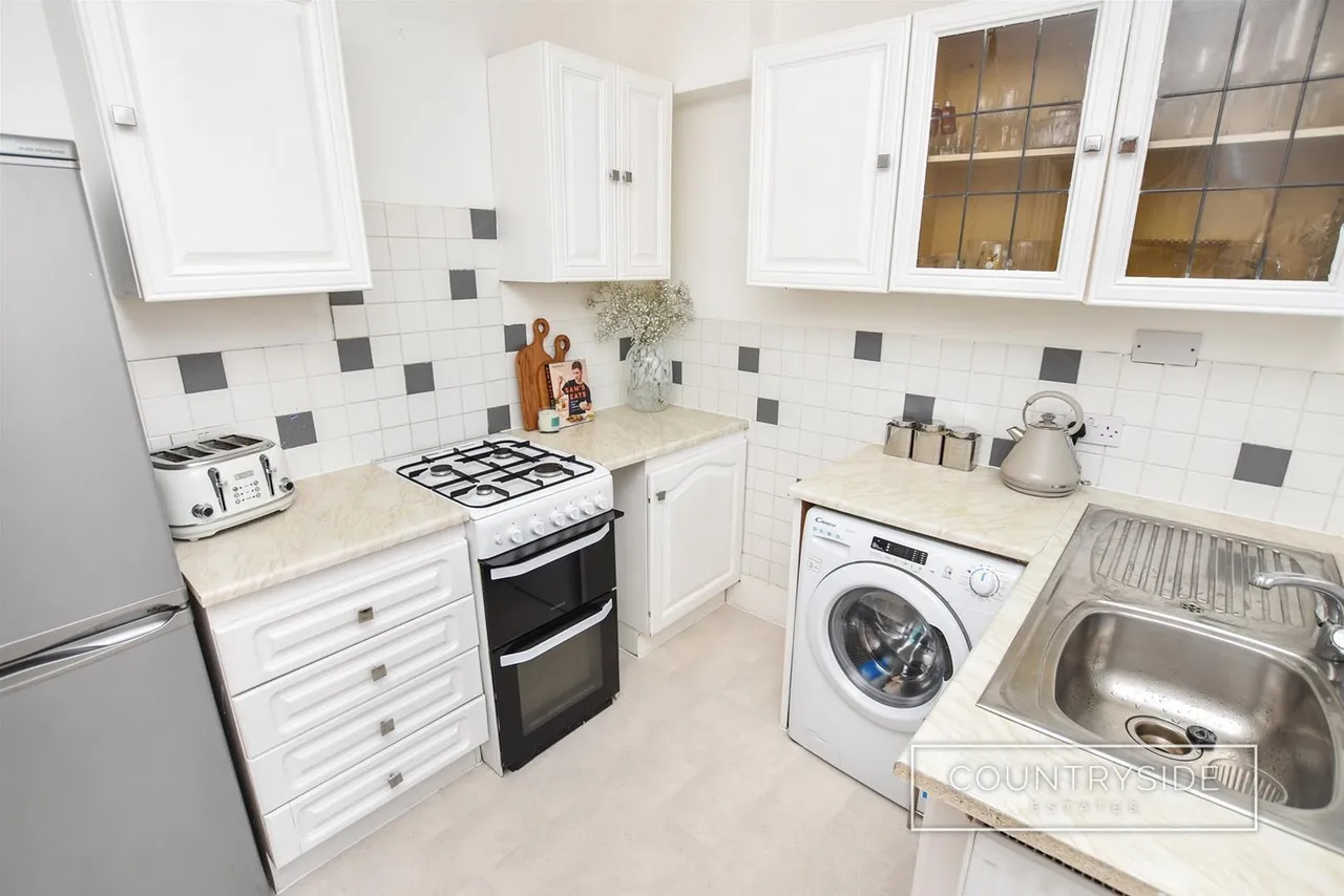 Villa Road, Benfleet, photo 6