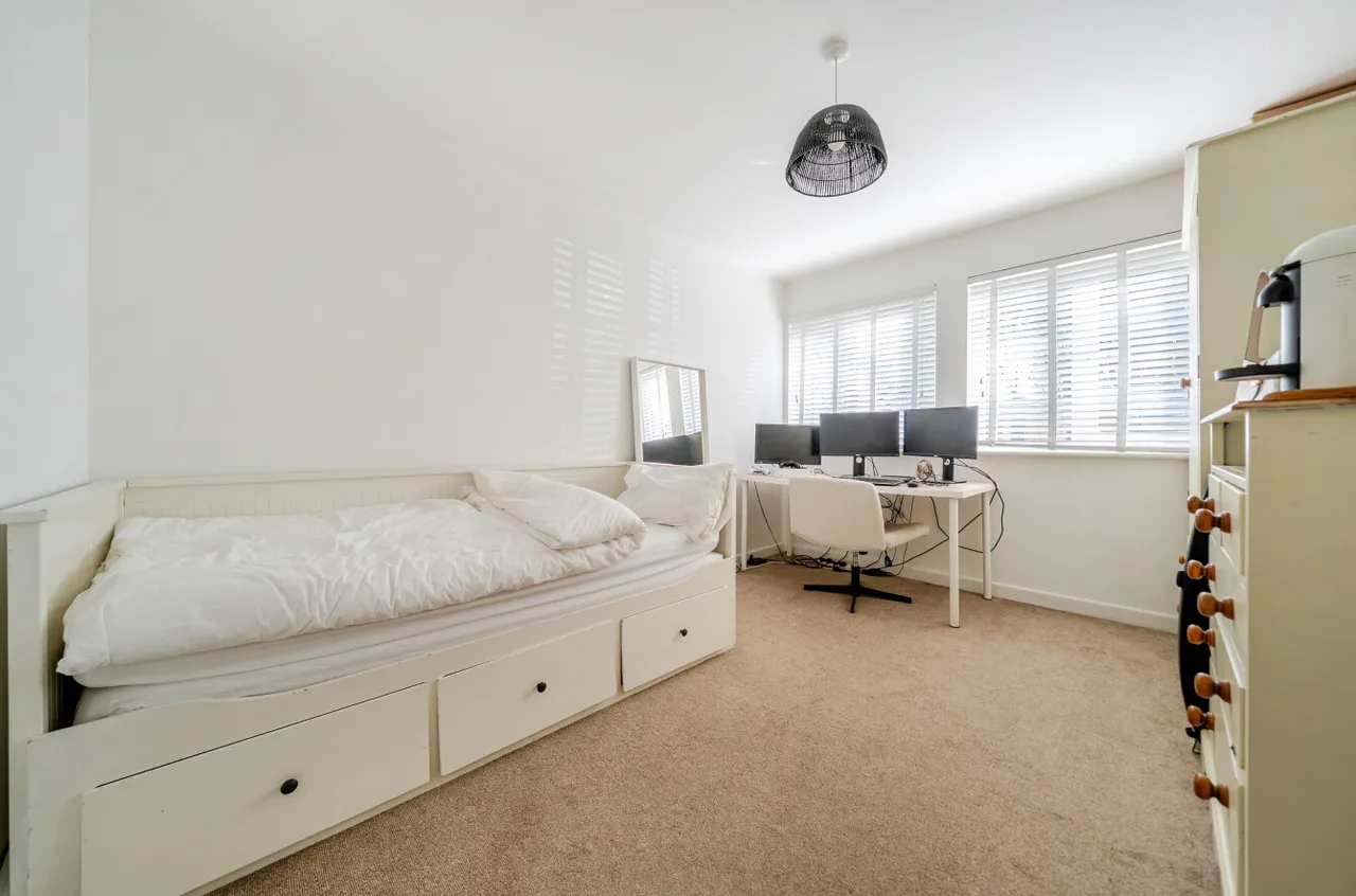 Wickham Road, Fareham, PO16, photo 12
