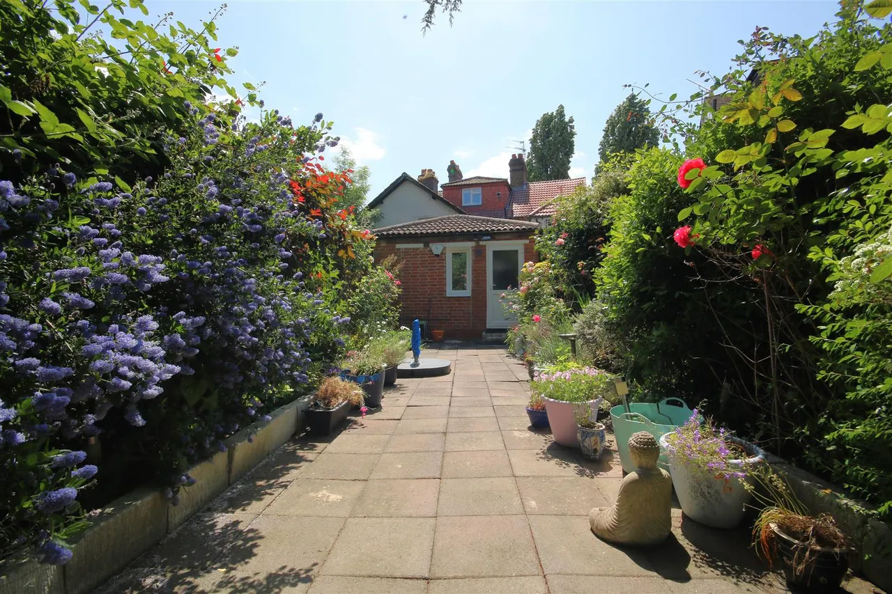 The Myrke, Datchet, SL3 9AD, photo 6