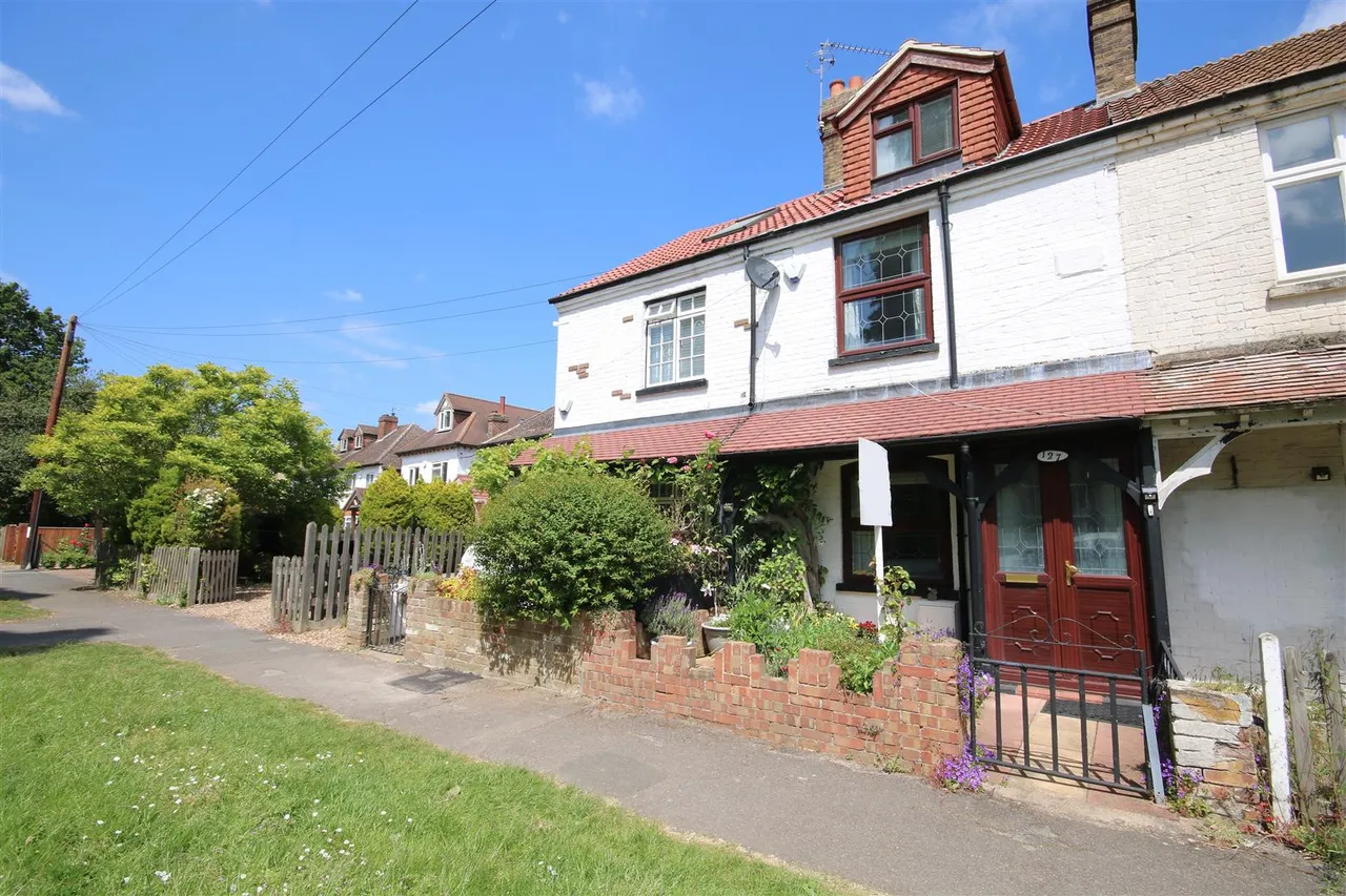 3 bed house for sale — The Myrke, Datchet, SL3 9AD