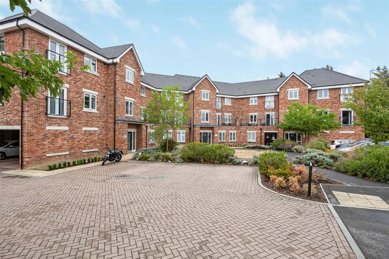 Wildflower Drive, Calcot, RG31, photo 17
