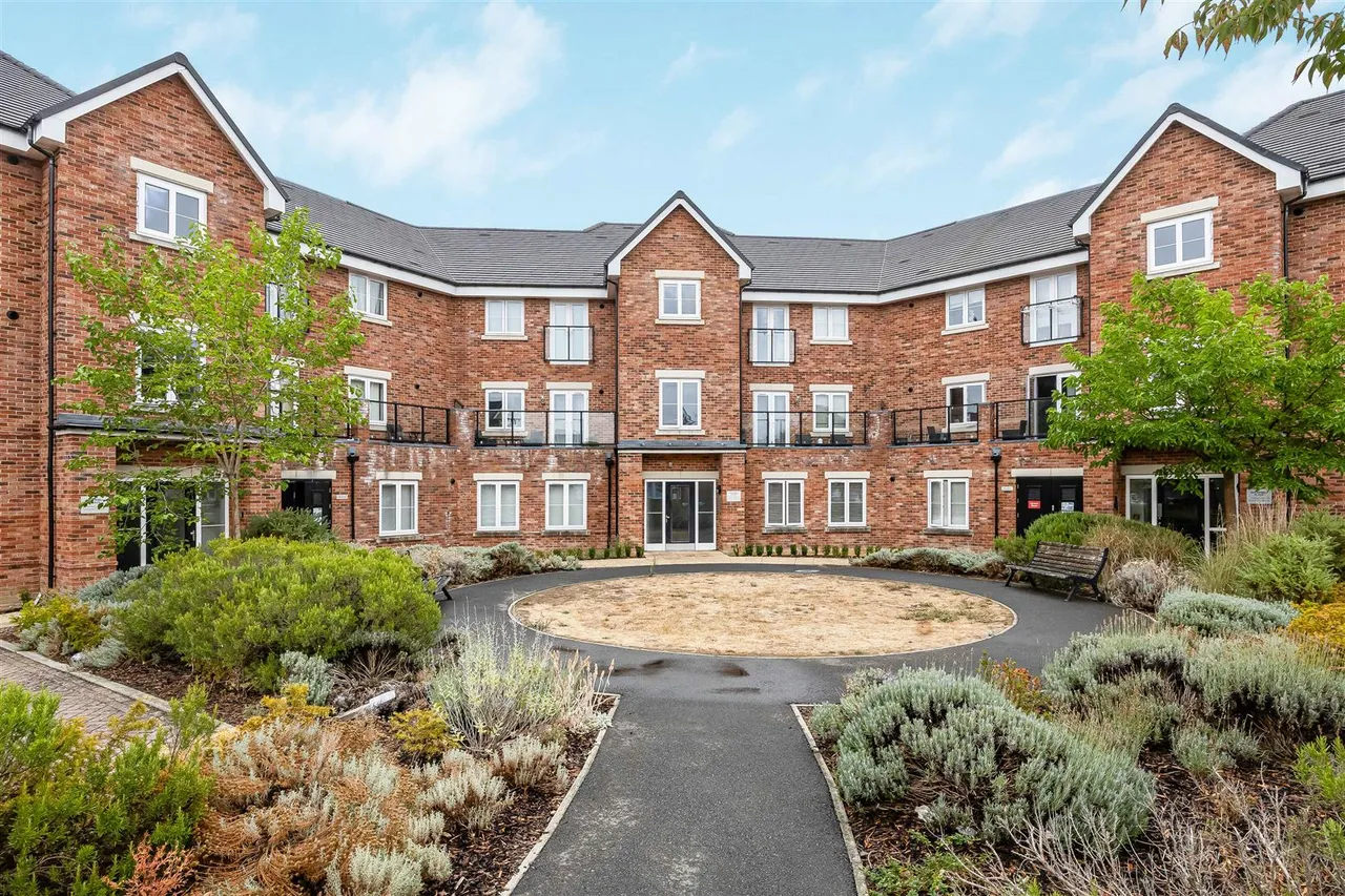 Wildflower Drive, Calcot, RG31, photo 15