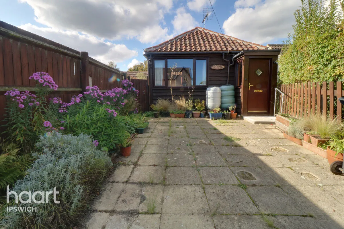 2 bed house for sale, Ipswich Road, Ipswich, IP9