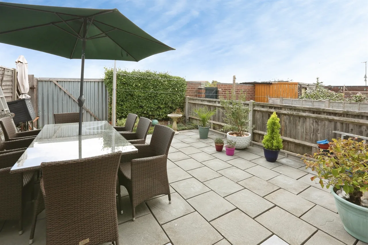 Dolphin Crescent, Gosport, photo 12