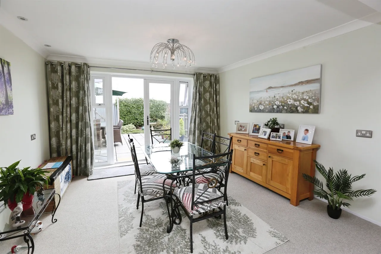 Dolphin Crescent, Gosport, photo 7