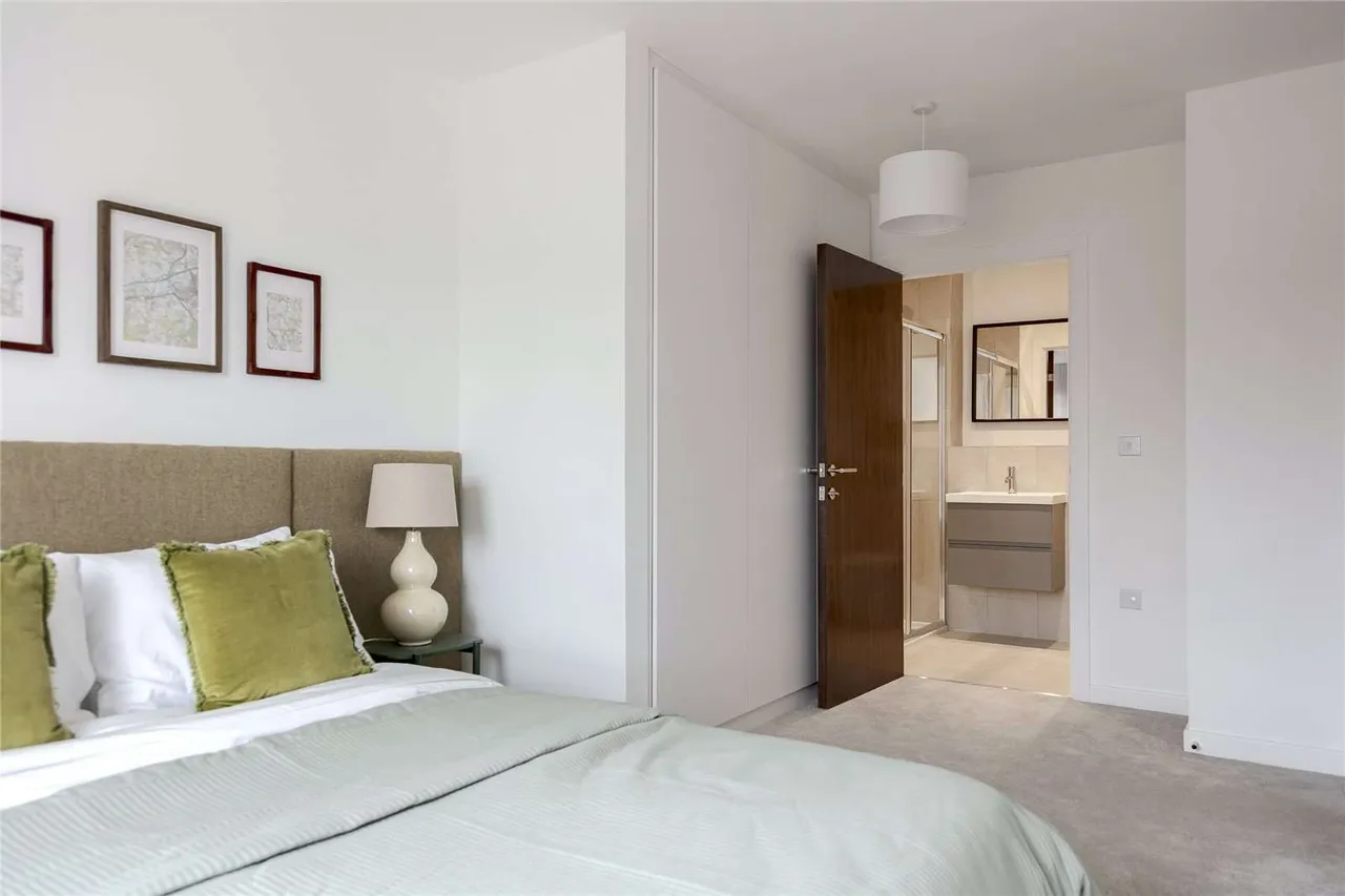 Station Road, Paddock Wood, Kent, TN12 6AB, photo 3