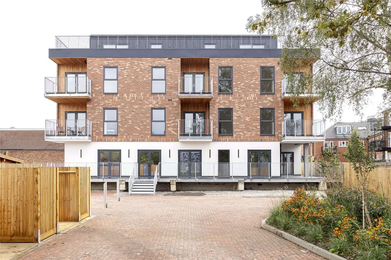 2 bed property for sale — Station Road, Paddock Wood, Kent, TN12 6AB