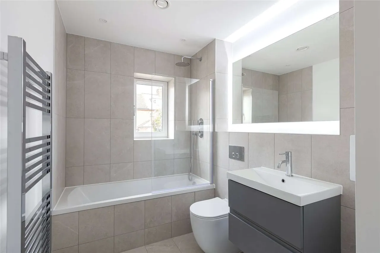 Station Road, Paddock Wood, Kent, TN12 6AB, photo 6