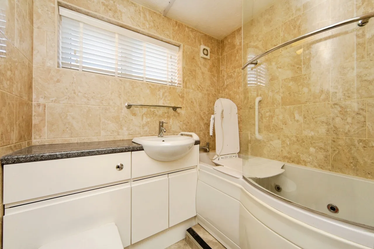 Park Road South, Prenton, CH43, photo 11