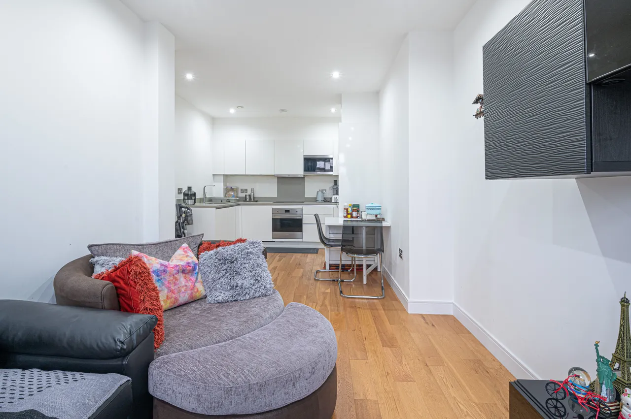 1 bed flat for sale — Flat 28, Research House, Greenford