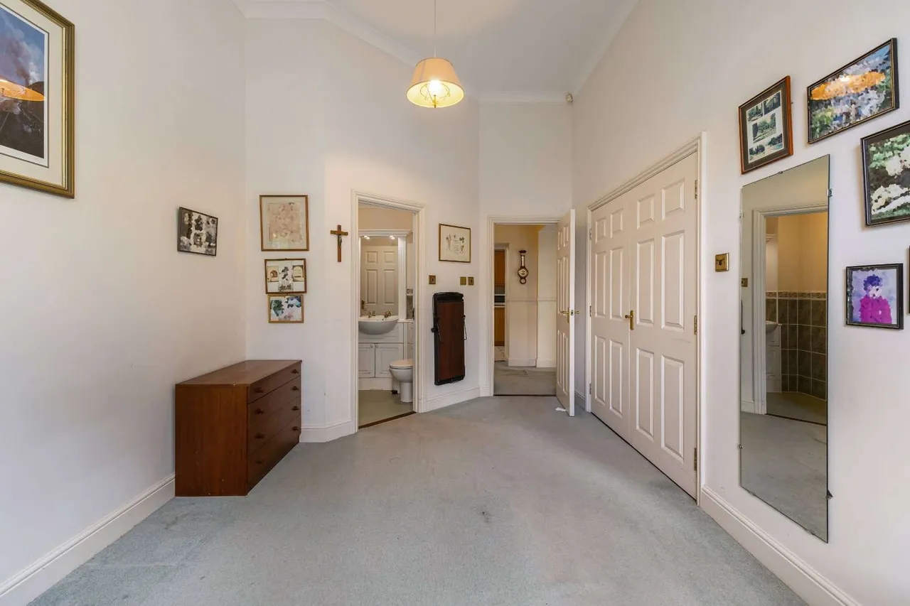 Bayshill Lane, Cheltenham, Gloucestershire, GL50 3AX, photo 9