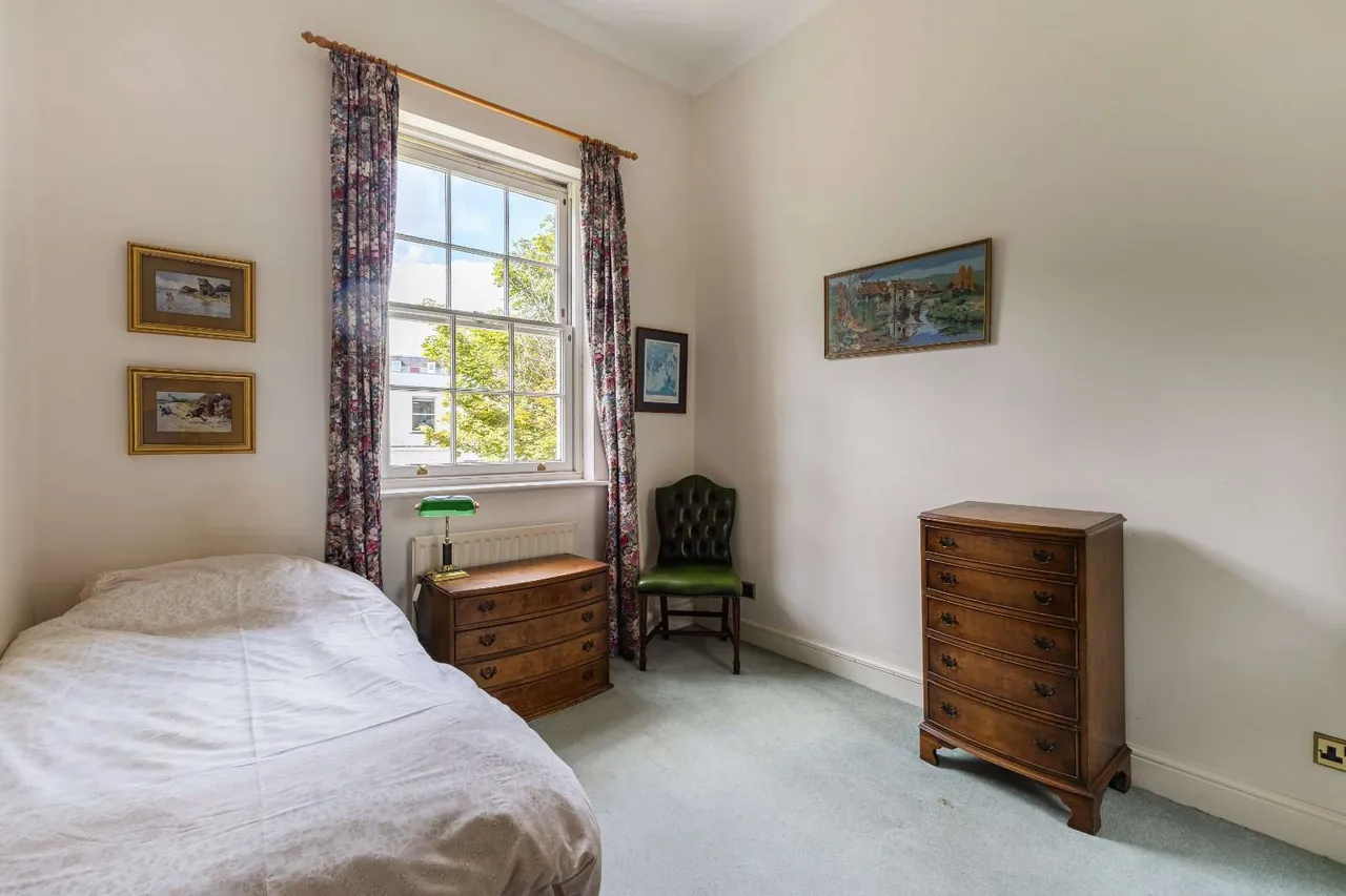 Bayshill Lane, Cheltenham, Gloucestershire, GL50 3AX, photo 10