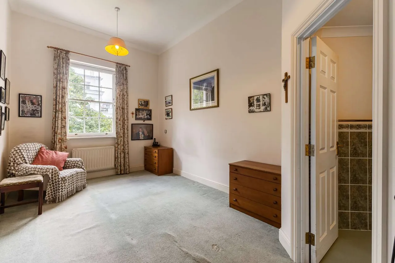 Bayshill Lane, Cheltenham, Gloucestershire, GL50 3AX, photo 8