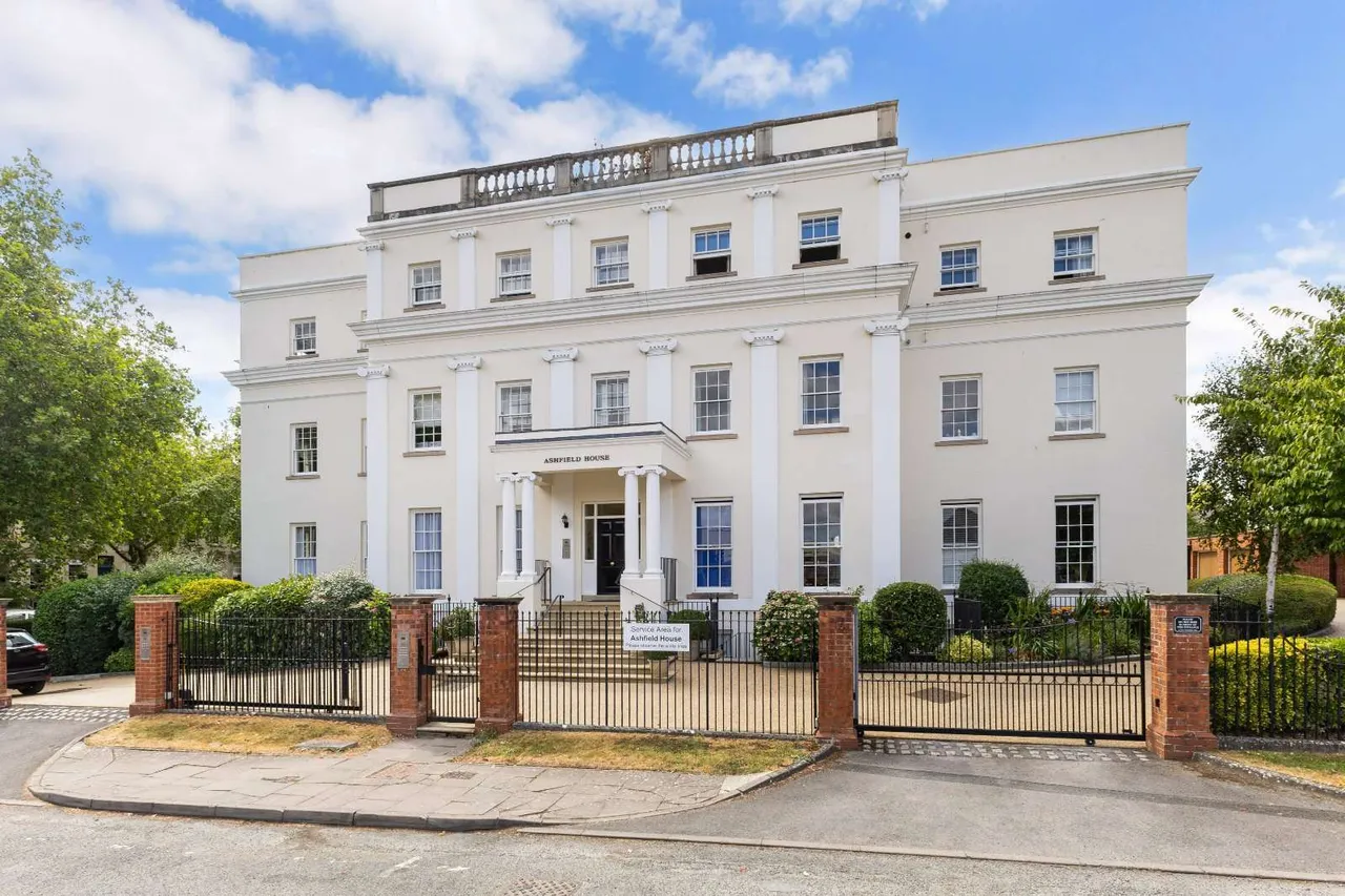 3 bed flat for sale — Bayshill Lane, Cheltenham, Gloucestershire, GL50 3AX