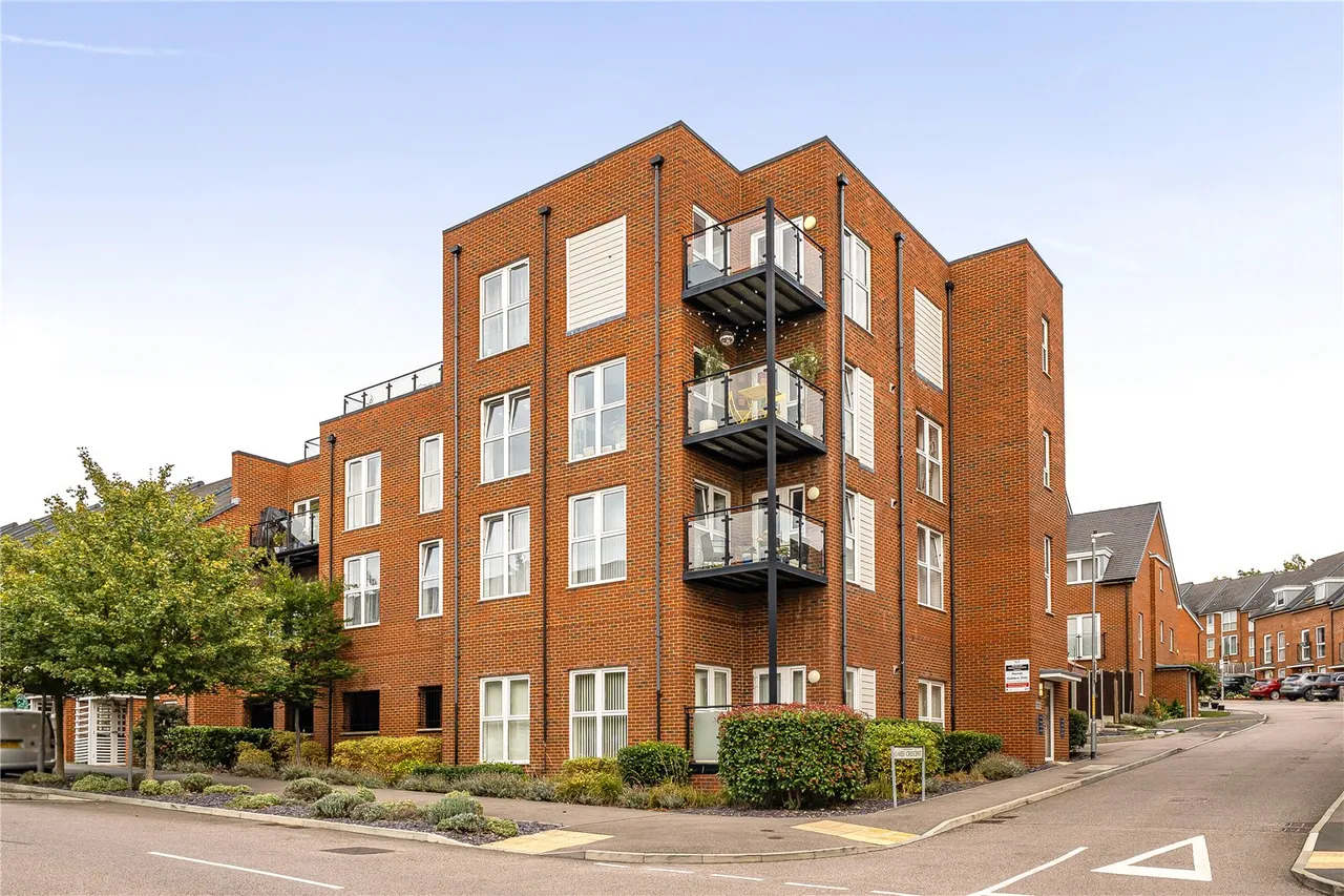 2 bed flat for sale, Oakes Crescent, Dartford, DA1