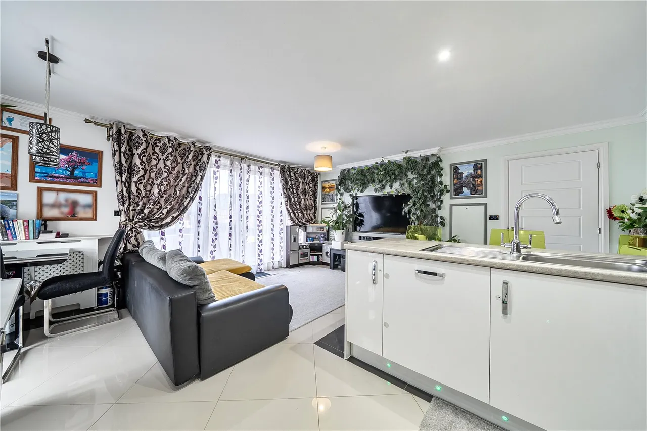 Oakes Crescent, Dartford, DA1, photo 3
