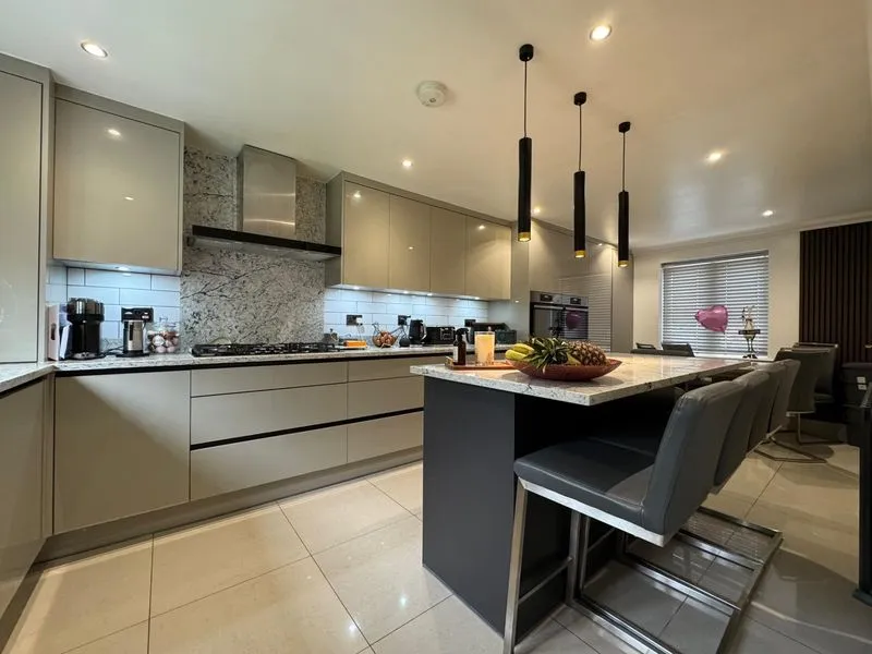 Morgan Close, Luton LU4 9GN, photo 2