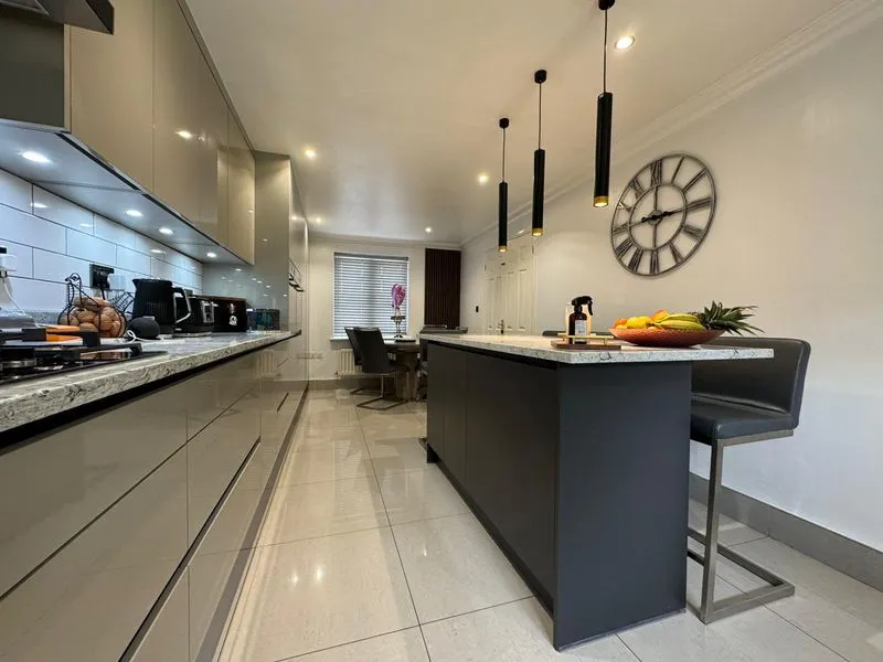 Morgan Close, Luton LU4 9GN, photo 4