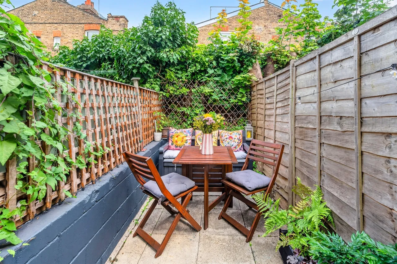 Oaklands Grove, London, photo 10