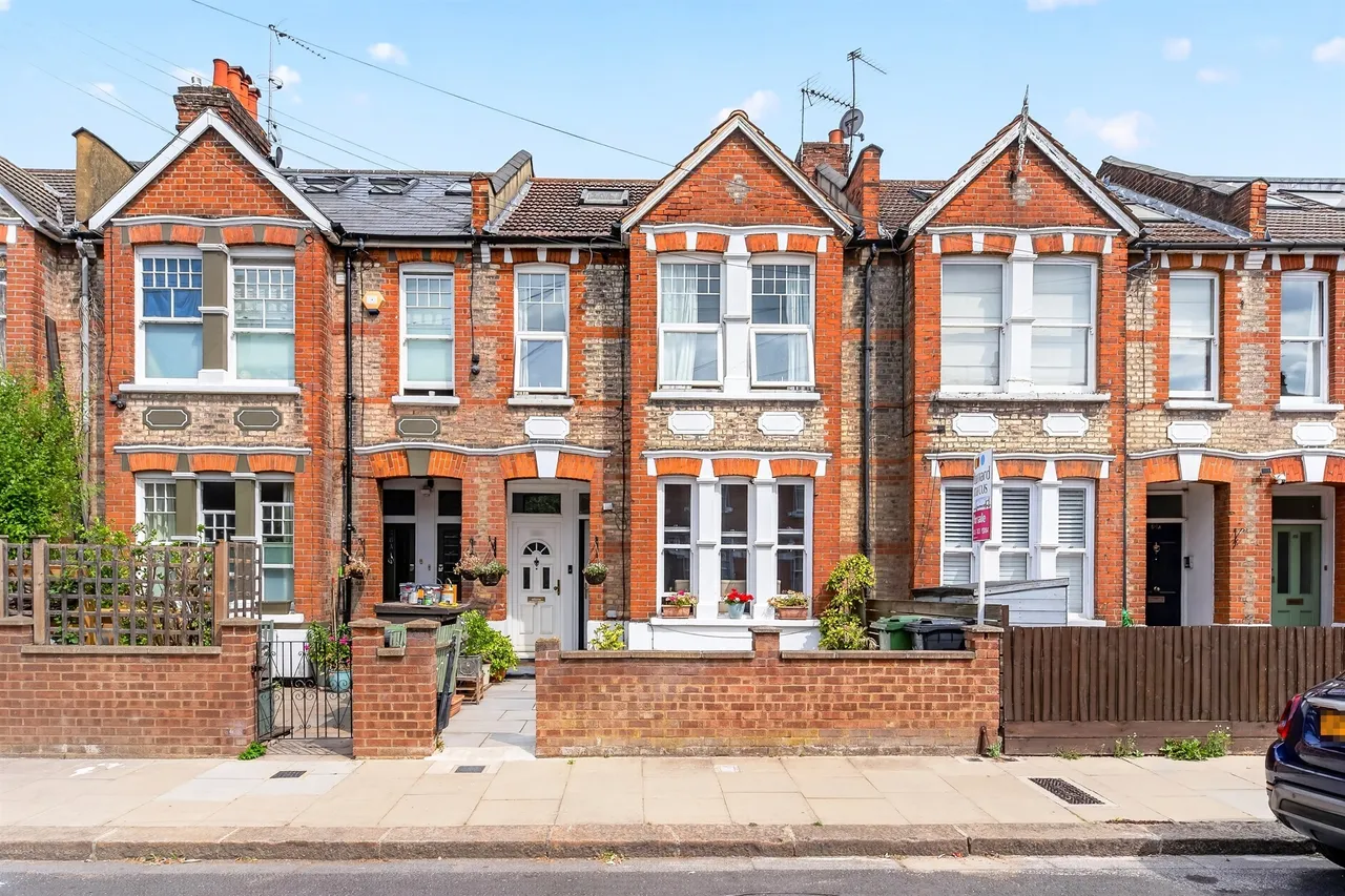 2 bed flat for sale — Oaklands Grove, London