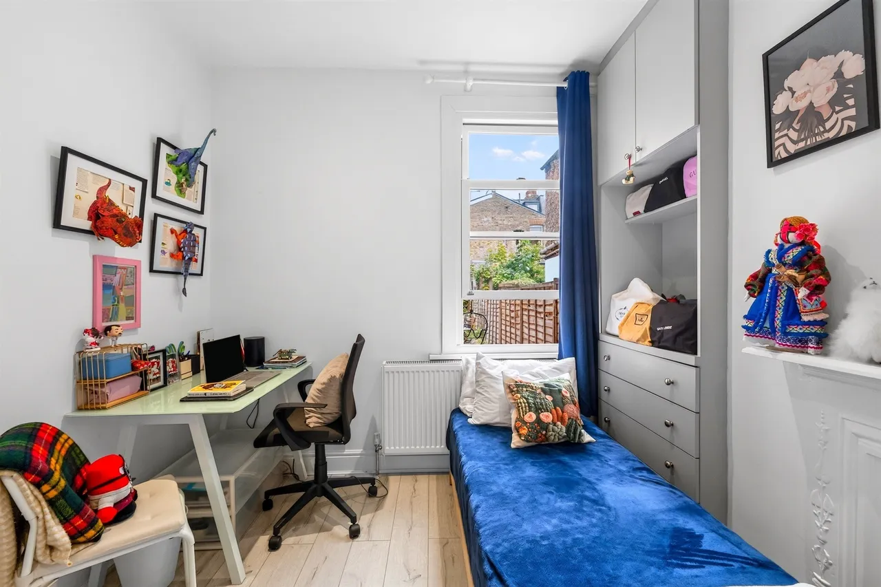 Oaklands Grove, London, photo 9