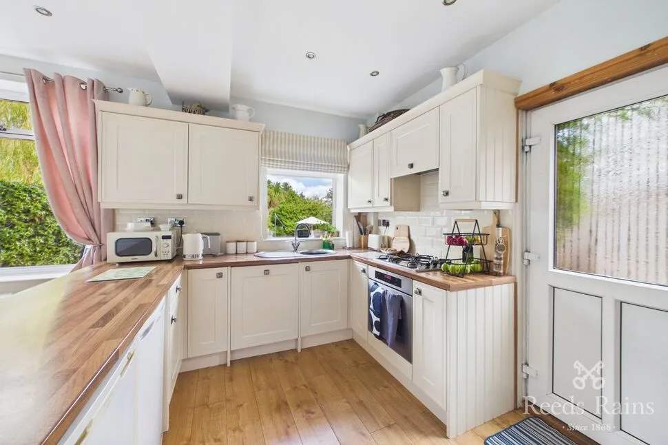 Beechwood Grove, Horbury, West Yorkshire, WF4, photo 3