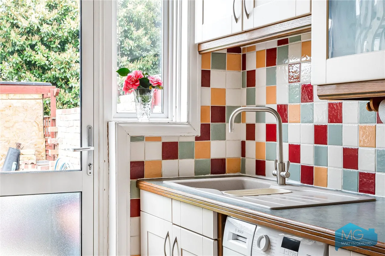 Huxley Place, London, N13, photo 8