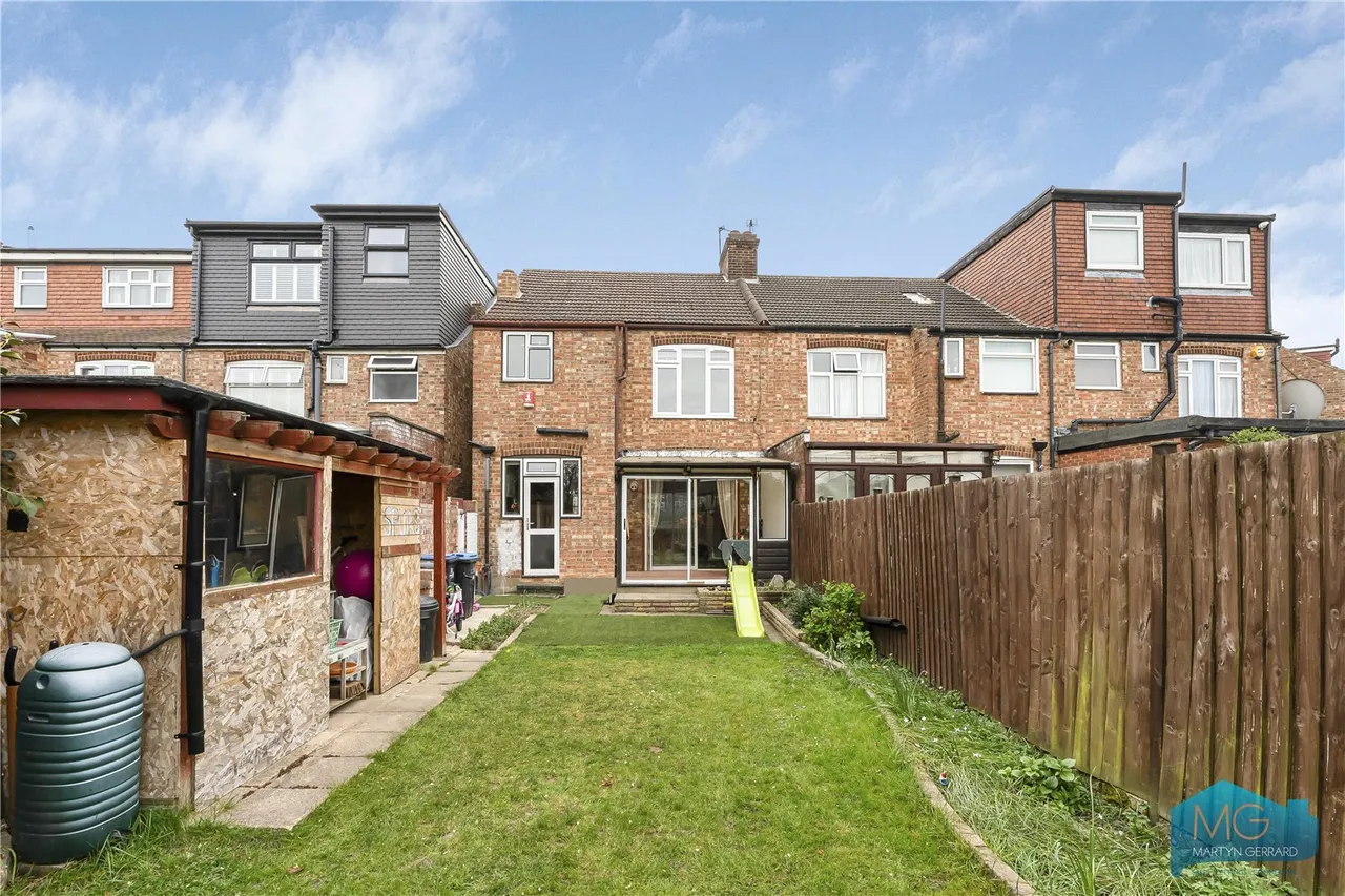 Huxley Place, London, N13, photo 20