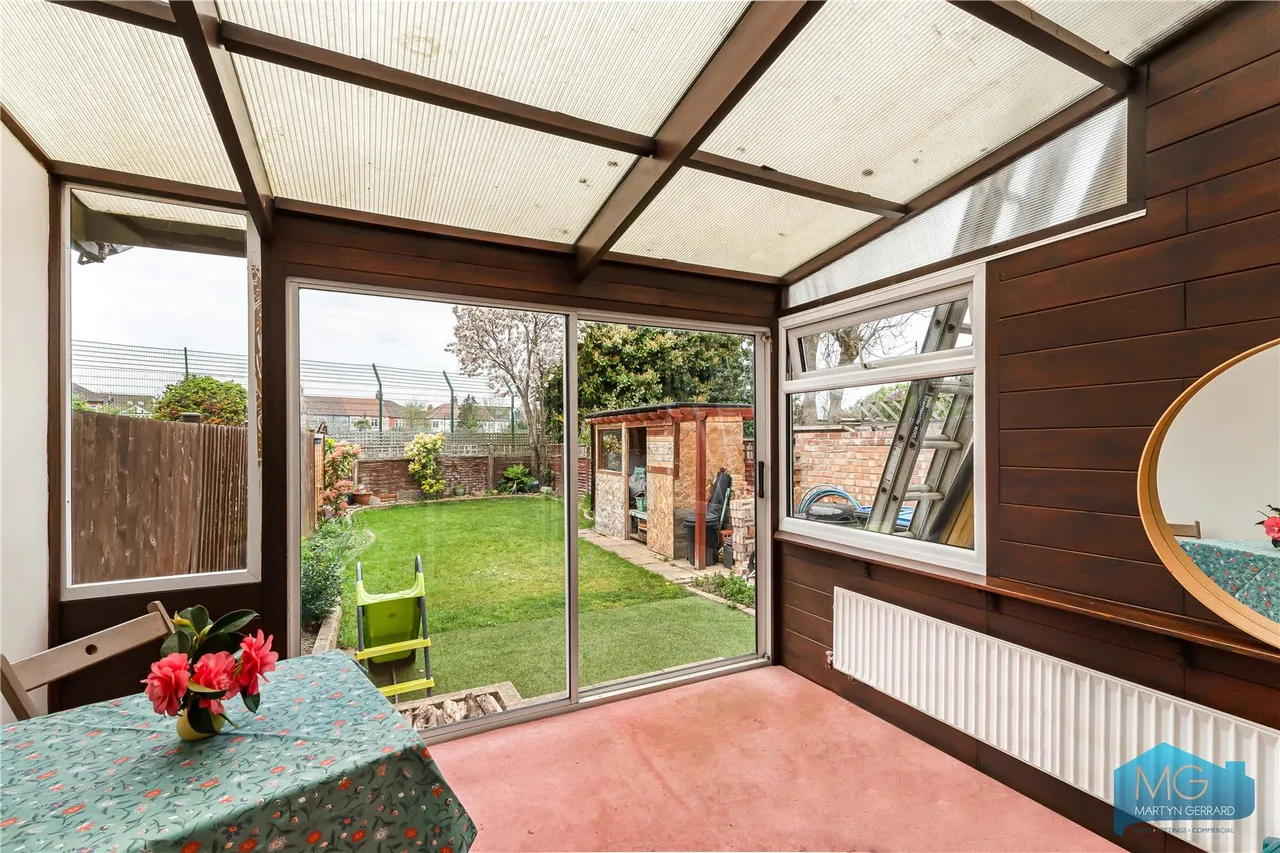 Huxley Place, London, N13, photo 7
