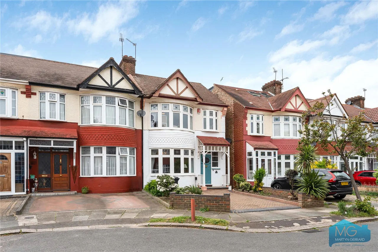 Huxley Place, London, N13, photo 22