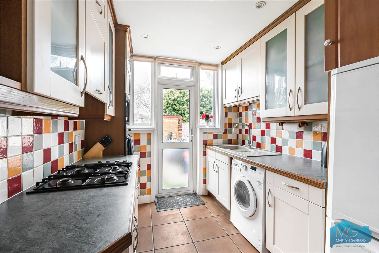 Huxley Place, London, N13, photo 6