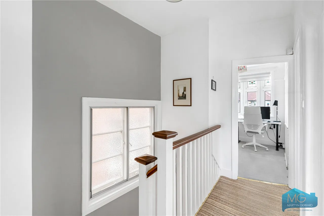 Huxley Place, London, N13, photo 16