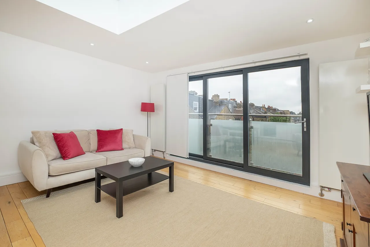 Allfarthing Lane, London, SW18, photo 12
