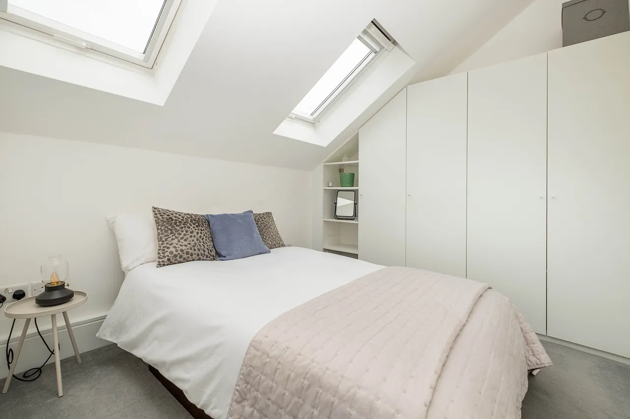 Allfarthing Lane, London, SW18, photo 9