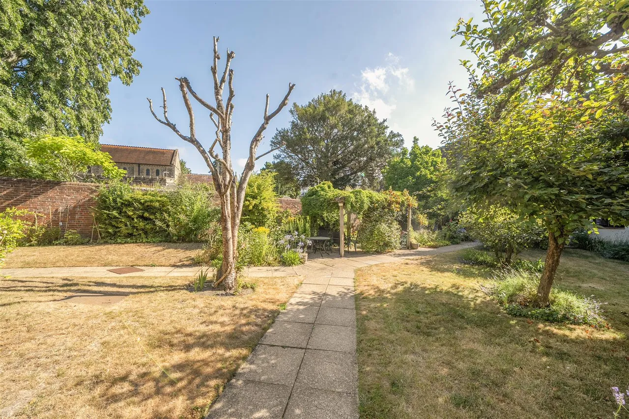 Hylton Road, Petersfield, GU32, photo 13