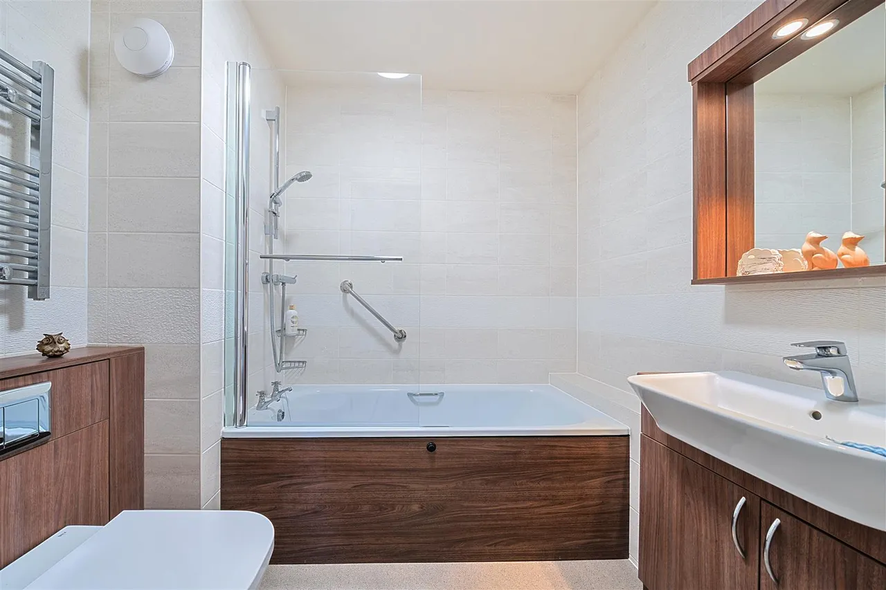 Gloucester Road, Malmesbury, SN16, photo 8