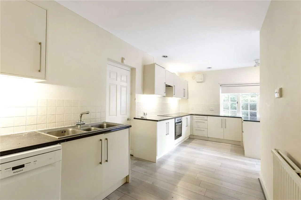 Brassey Road, Oxted, Surrey, RH8 0ET, photo 5