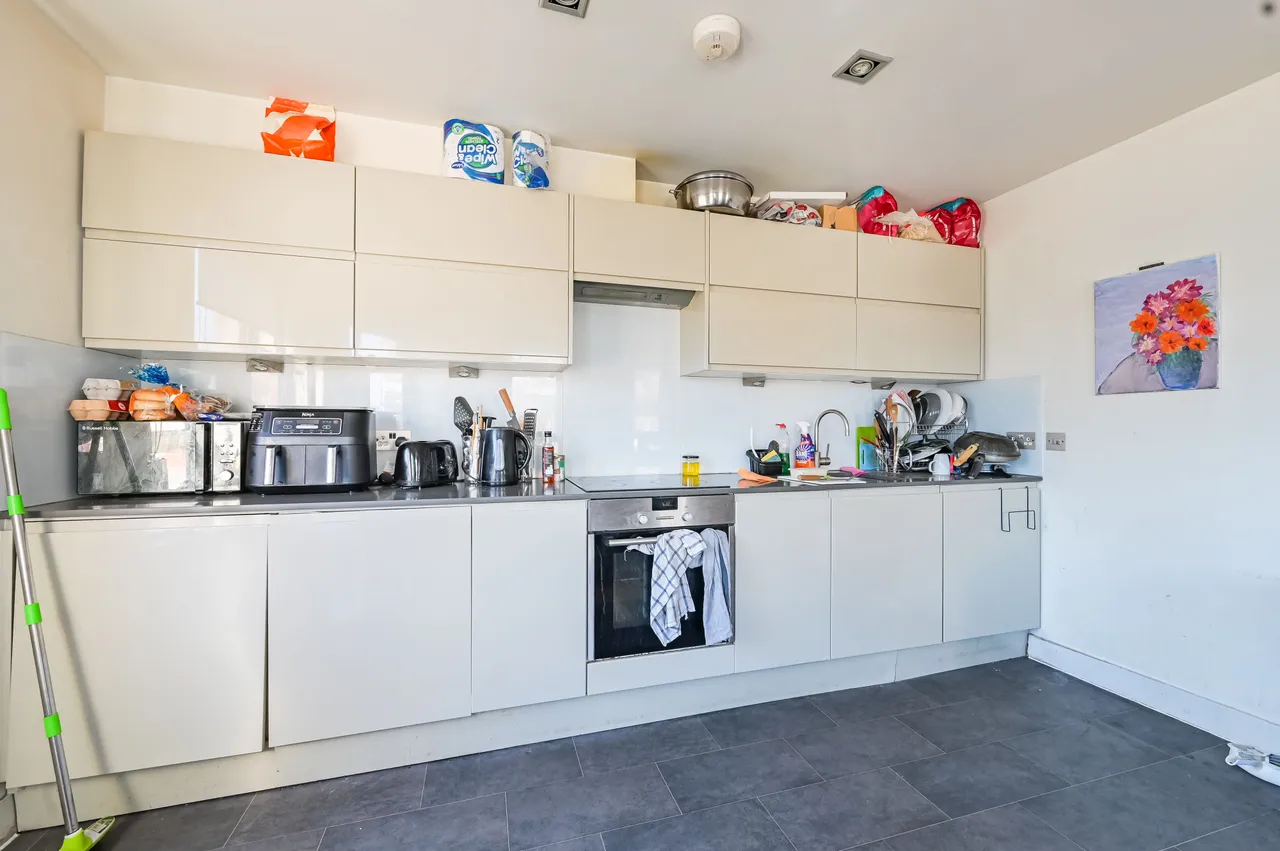 Apartment 4, Skysail Building, 210, Poplar High Street, photo 3