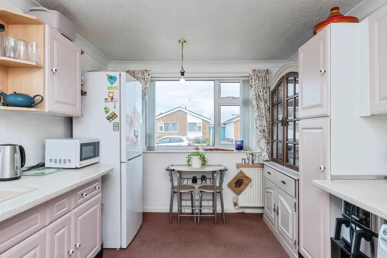 Laburnum Drive, Rhyl, LL18, photo 2