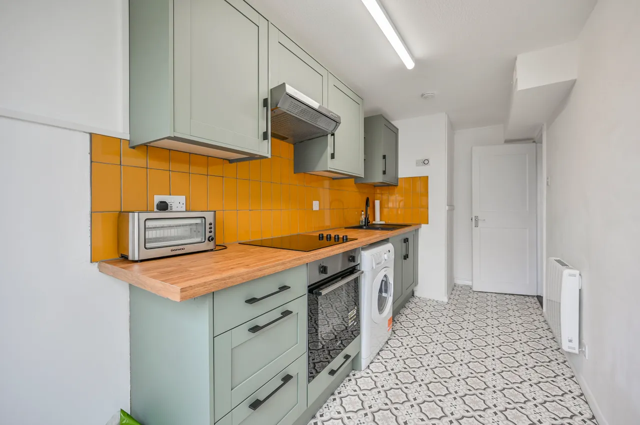 Flat 24, Ben Tillett House, Willow Walk, London, photo 4