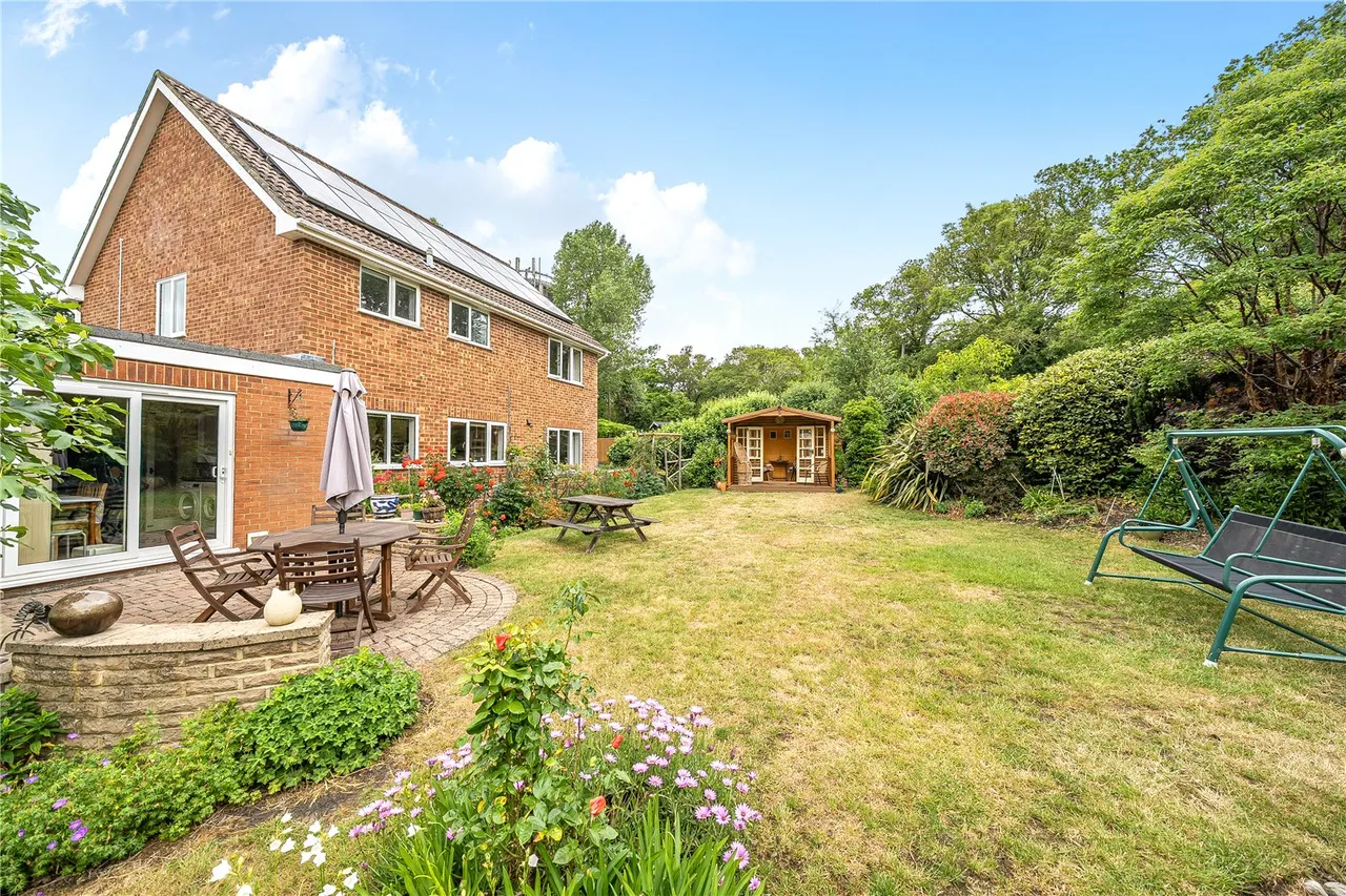 Trefoil Close, Hartley Wintney, Hook, Hampshire, RG27 8TS, photo 20